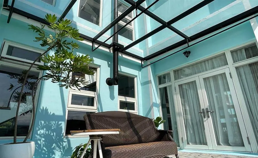 安農Blue House｜遮棚下休憩座位