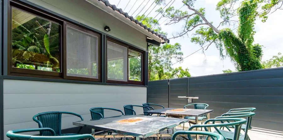 礁溪玫瑰園原泉湯屋｜附屋頂的用餐空間