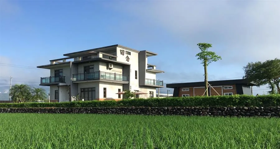 田念民宿｜田念本館外觀與田野