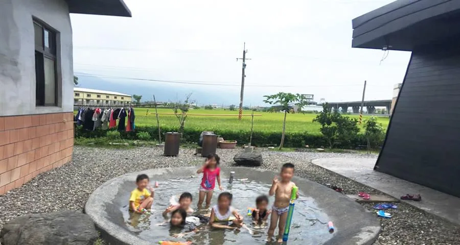 田念民宿｜庭院的兒童戲水池