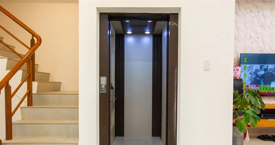117渡假館｜電梯與樓梯